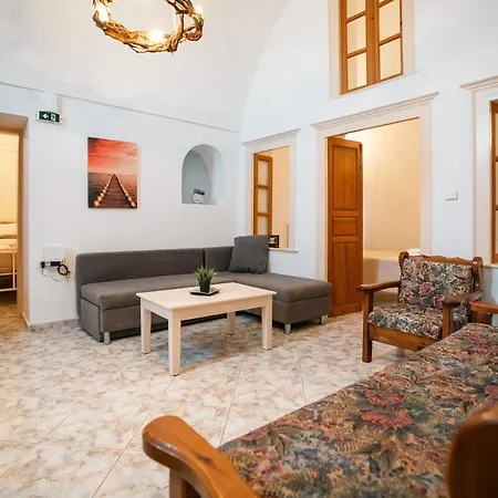 Casa de Férias Aura Santorini - The Retreat By μρs Éxo Goniá